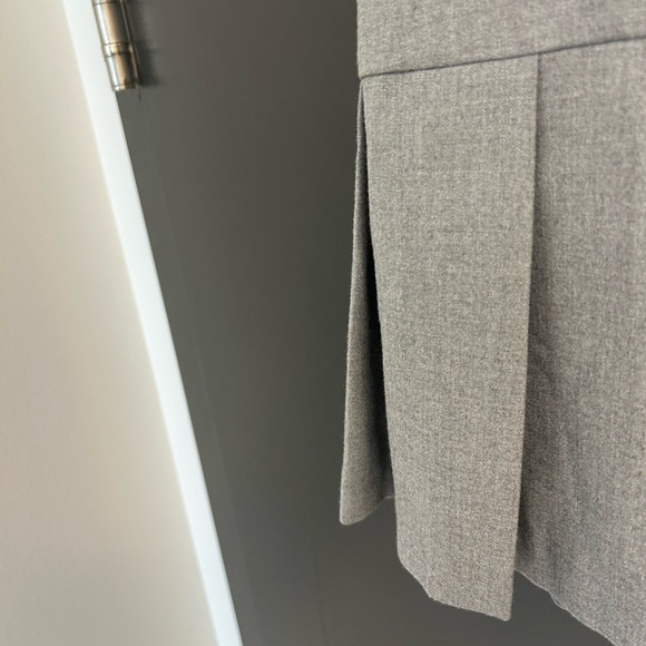 Rich and Royal NWT size 6 Gray Pleated Skirt ultra classic/academia/office siren - Picture 6 of 10